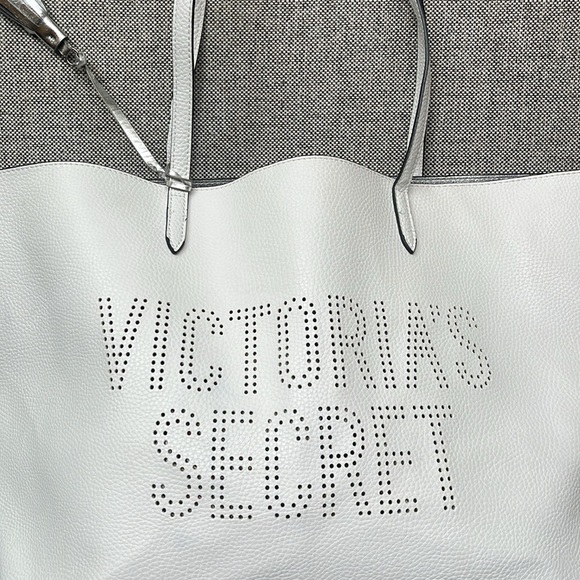 🤍 Victoria Secret White Tote bag 🤍 - Picture 4 of 17
